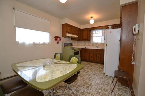 Photo 7 at 564 Christie Street, Wychwood, Toronto