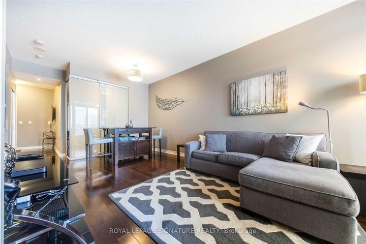 Photo 3 at 536 - 2885 Bayview Avenue, Bayview Village, Toronto
