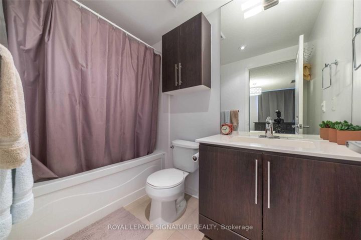 Photo 10 at 536 - 2885 Bayview Avenue, Bayview Village, Toronto