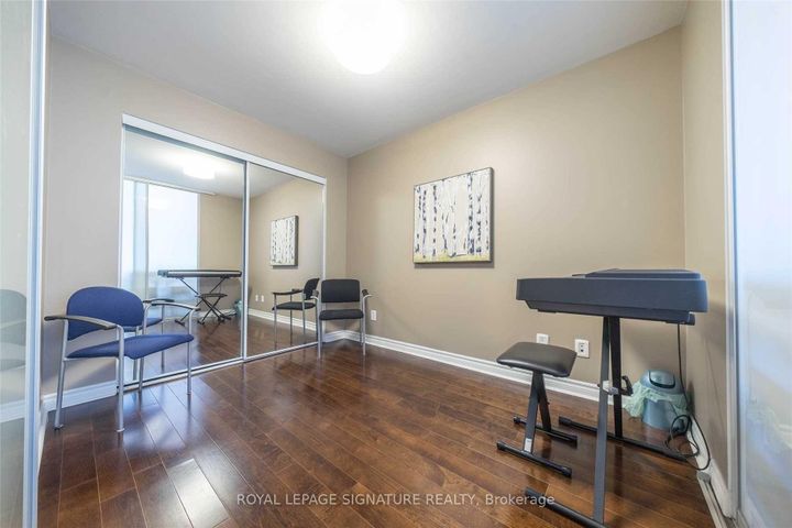Photo 11 at 536 - 2885 Bayview Avenue, Bayview Village, Toronto