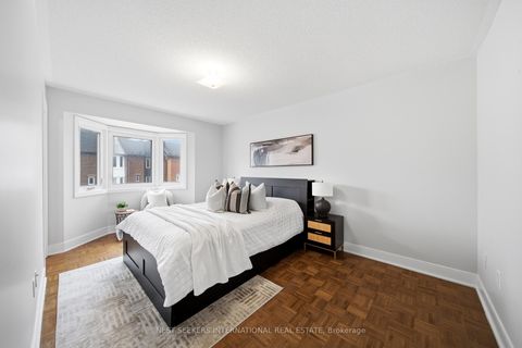 Photo 9 at 1 - 217 Woodbridge Avenue, West Woodbridge, Vaughan