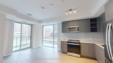 Photo 3 at 817 - 50 Dunfield Avenue, Mount Pleasant West, Toronto