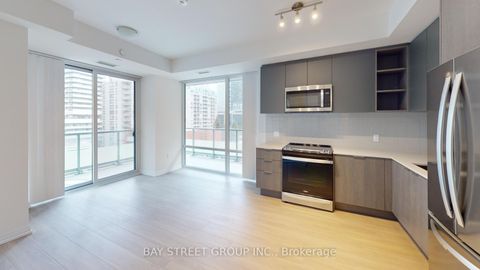 Photo 6 at 817 - 50 Dunfield Avenue, Mount Pleasant West, Toronto