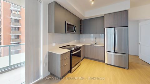 Photo 7 at 817 - 50 Dunfield Avenue, Mount Pleasant West, Toronto