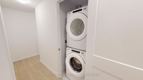 Photo 12 at 817 - 50 Dunfield Avenue, Mount Pleasant West, Toronto