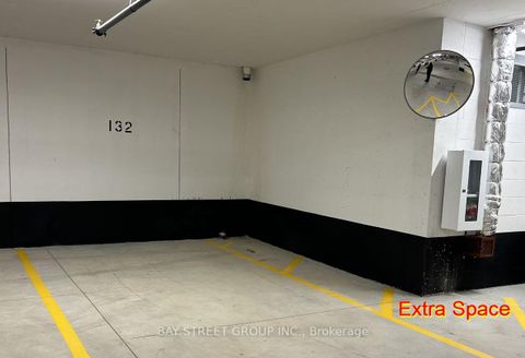 Photo 15 at 817 - 50 Dunfield Avenue, Mount Pleasant West, Toronto