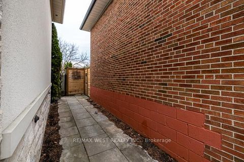 Photo 2 at 17 Saybrook Avenue, Queensway, Toronto