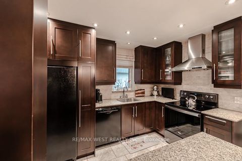 Photo 12 at 17 Saybrook Avenue, Queensway, Toronto