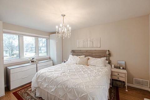 Photo 15 at 17 Saybrook Avenue, Queensway, Toronto