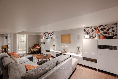 Photo 20 at 17 Saybrook Avenue, Queensway, Toronto