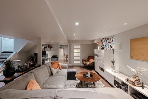 Photo 23 at 17 Saybrook Avenue, Queensway, Toronto