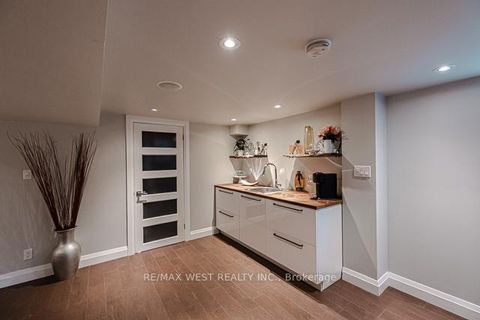 Photo 26 at 17 Saybrook Avenue, Queensway, Toronto