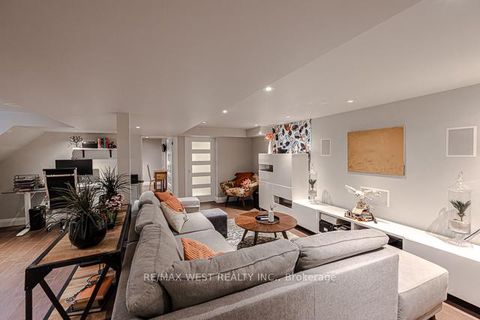 Photo 29 at 17 Saybrook Avenue, Queensway, Toronto