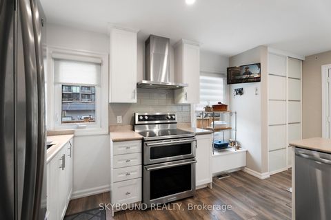 Photo 7 at 790 The Queensway, Queensway, Toronto