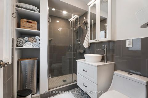 Photo 14 at 790 The Queensway, Queensway, Toronto