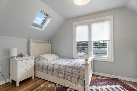 Photo 19 at 790 The Queensway, Queensway, Toronto