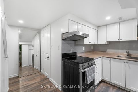 Photo 27 at 790 The Queensway, Queensway, Toronto