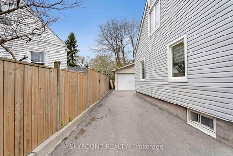 Photo 33 at 790 The Queensway, Queensway, Toronto