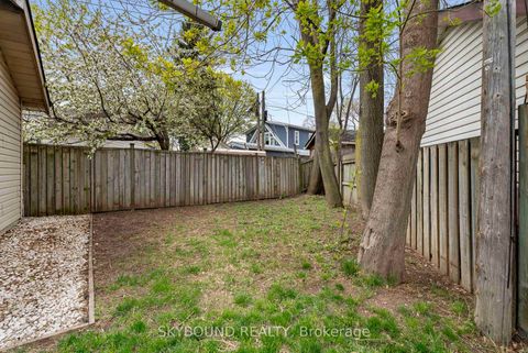 Photo 37 at 790 The Queensway, Queensway, Toronto