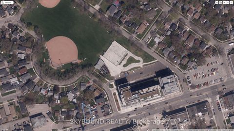 Photo 39 at 790 The Queensway, Queensway, Toronto