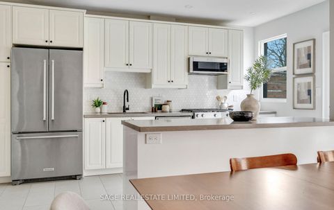 Photo 14 at 318 Durie Street, Bloor West Village, Toronto