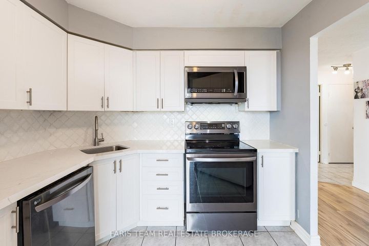 Photo 6 at 507 - 61 Markbrook Lane, Jamestown, Toronto