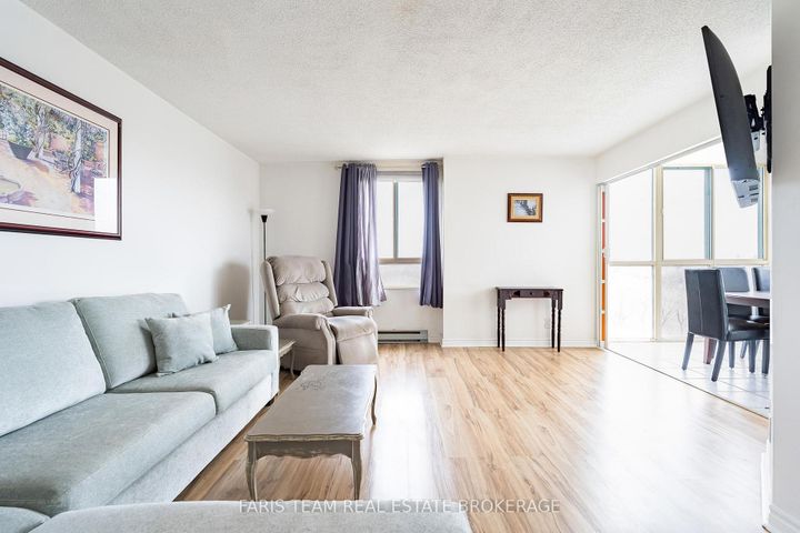 Photo 11 at 507 - 61 Markbrook Lane, Jamestown, Toronto