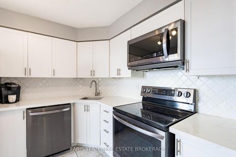 Photo 5 at 507 - 61 Markbrook Lane, Jamestown, Toronto