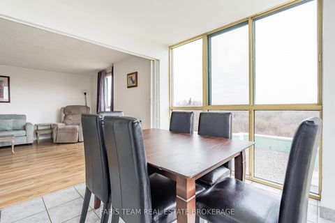 Photo 9 at 507 - 61 Markbrook Lane, Jamestown, Toronto