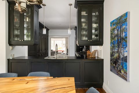 Photo 6 at 7 Binscarth Road, Moore Park, Toronto