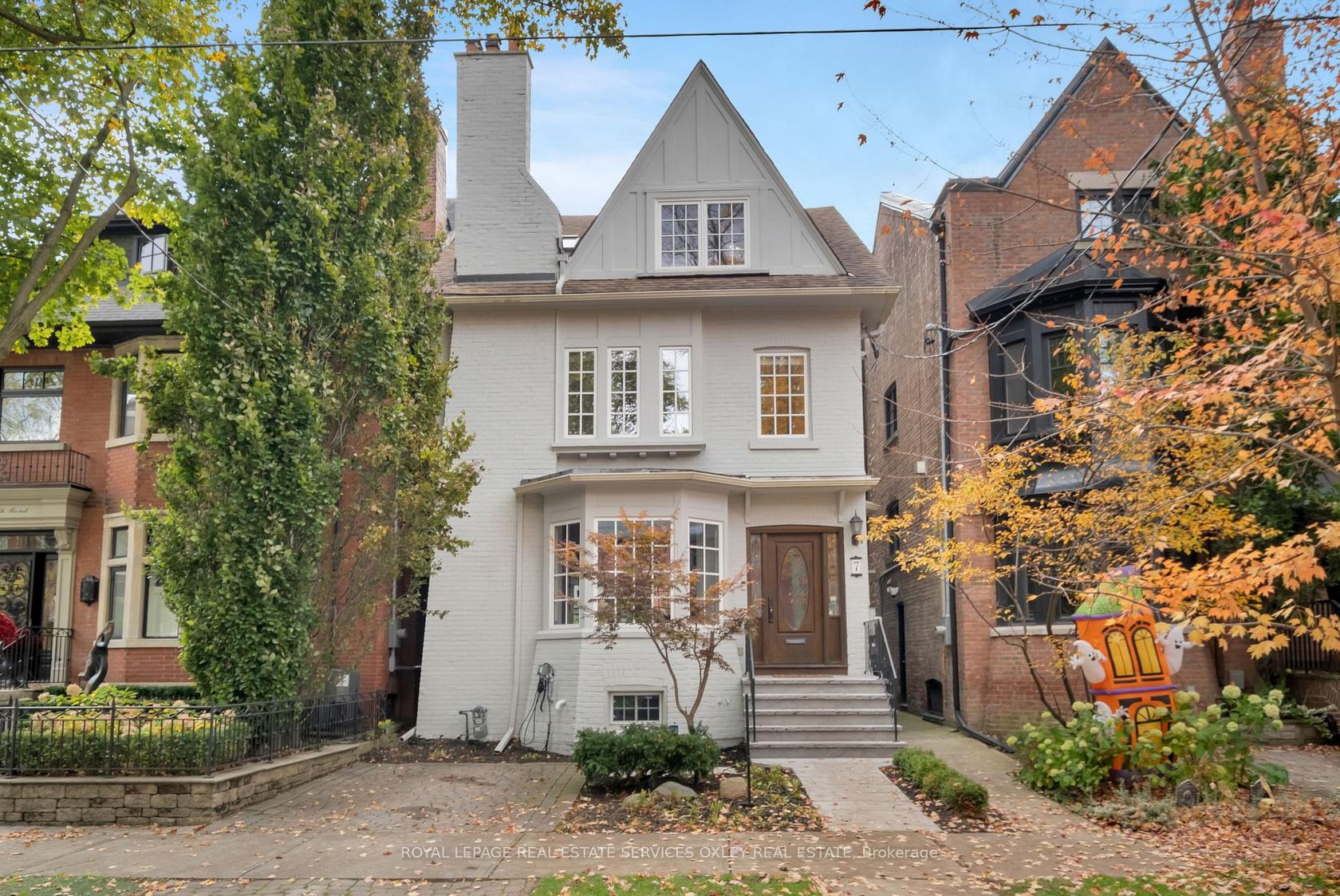 7 Binscarth Road, Moore Park, Toronto photo number 2