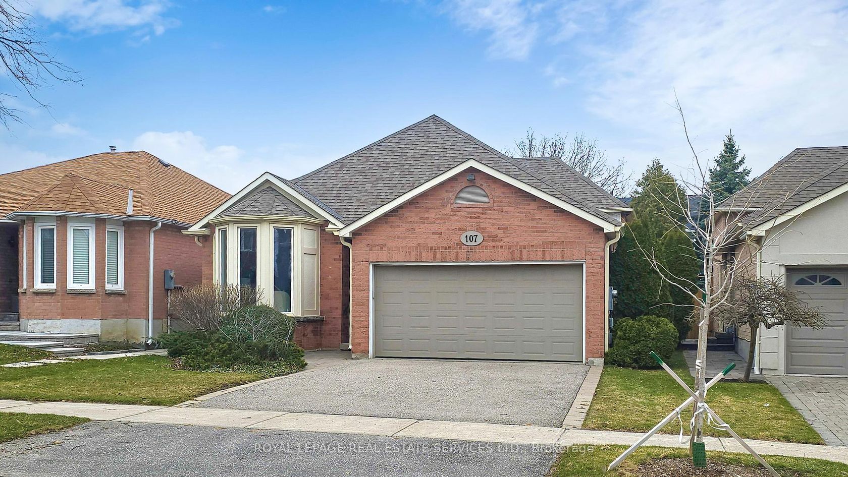 107 Roseborough Crescent, Uplands, Vaughan photo number 2