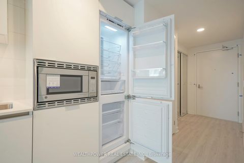 Photo 7 at 2516 - 230 simcoe Street, Chinatown, Toronto