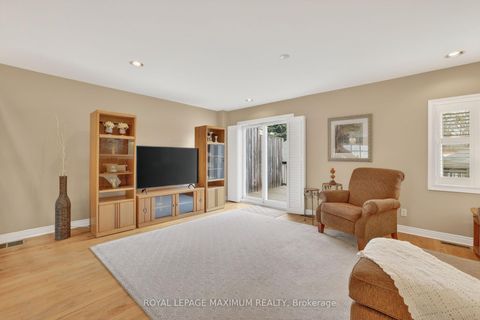 Photo 11 at 163 Durant Avenue, East York, Toronto