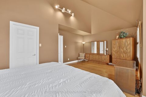 Photo 17 at 163 Durant Avenue, East York, Toronto