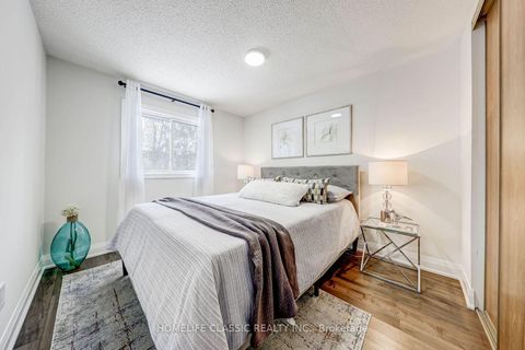 Photo 25 at 56 Gray Crescent, North Richvale, Richmond Hill