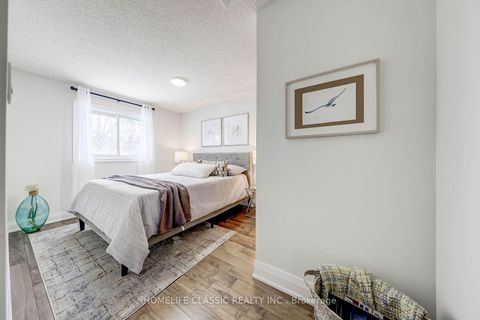 Photo 26 at 56 Gray Crescent, North Richvale, Richmond Hill