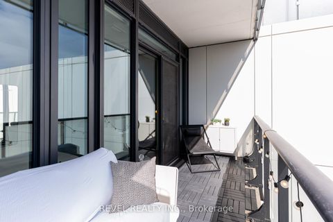 Photo 6 at 609 - 185 Roehampton Avenue, Mount Pleasant West, Toronto