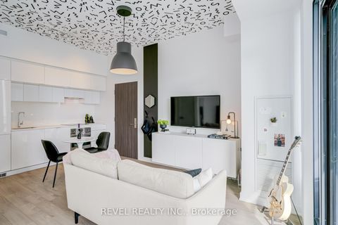 Photo 7 at 609 - 185 Roehampton Avenue, Mount Pleasant West, Toronto