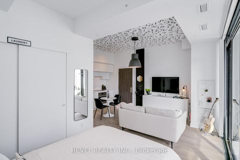 Photo 12 at 609 - 185 Roehampton Avenue, Mount Pleasant West, Toronto