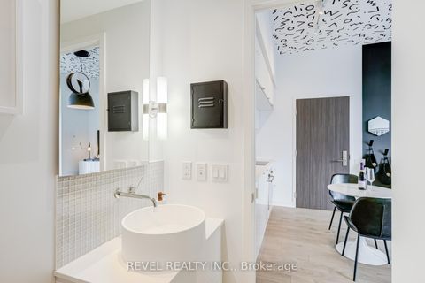 Photo 14 at 609 - 185 Roehampton Avenue, Mount Pleasant West, Toronto