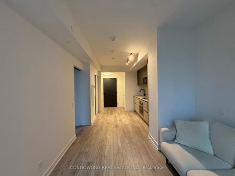 Photo 7 at 912 - 108 Peter Street, Waterfront Communities C1, Toronto