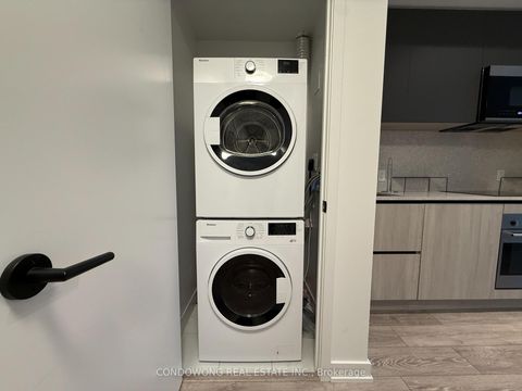 Photo 10 at 912 - 108 Peter Street, Waterfront Communities C1, Toronto