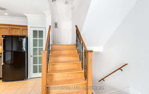 Photo 6 at 837 - 33 Harbour Square, Waterfront Communities C1, Toronto