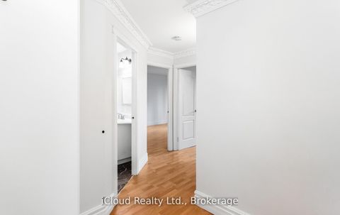 Photo 19 at 837 - 33 Harbour Square, Waterfront Communities C1, Toronto