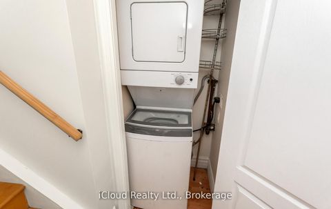 Photo 29 at 837 - 33 Harbour Square, Waterfront Communities C1, Toronto