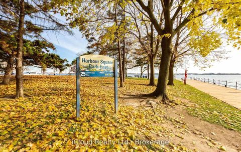 Photo 43 at 837 - 33 Harbour Square, Waterfront Communities C1, Toronto