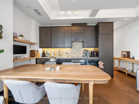 Photo 5 at 914 - 23 Glebe Road W, Eglinton, Toronto