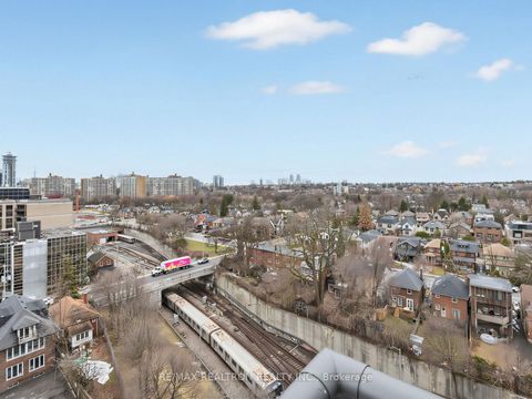 Photo 23 at 914 - 23 Glebe Road W, Eglinton, Toronto