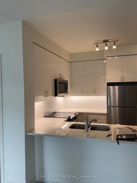 Photo 4 at 1006 - 4955 Yonge Street, Willowdale East, Toronto